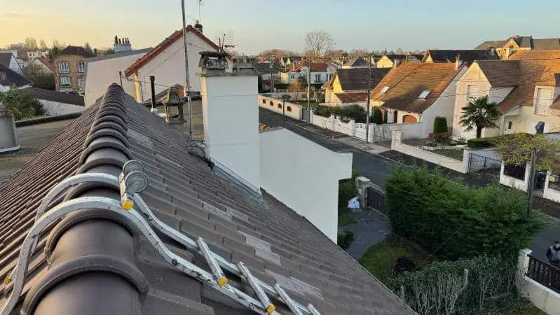 Réparation de toiture sur une maison de l'Essonne